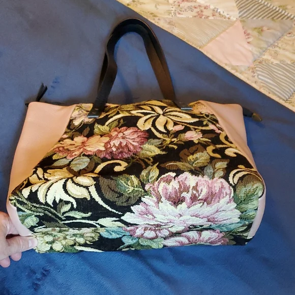 Floral Tapestry Tote Bag, Black and Pink. - Picture 3 of 7